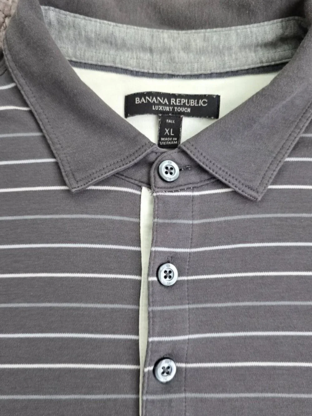 Banana Republic Luxury Touch Polo Shirt Men XLT Gray White Striped Short Sleeve